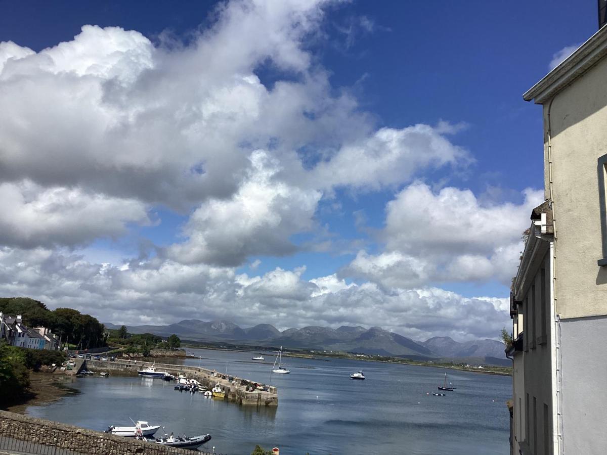 Roundstone Retreats Quayside Luxury Apt Екстериор снимка